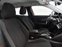 Peugeot e-2008 SUV EV Active 50 kWh 136pk | Navigatie via Apple Carplay / Android Auto | Climate Control | Cruise Control | Parkeersensoren | Bluetooth | DAB+ radio | Keyless start | Automatisch dimlicht | Regensensor | Multifunctioneel lederen stuurwiel | 16" lichtmetalen velgen |