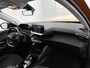 Peugeot e-2008 SUV EV Active 50 kWh 136pk | Navigatie via Apple Carplay / Android Auto | Climate Control | Cruise Control | Parkeersensoren | Bluetooth | DAB+ radio | Keyless start | Automatisch dimlicht | Regensensor | Multifunctioneel lederen stuurwiel | 16" lichtmetalen velgen |
