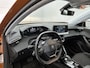 Peugeot e-2008 SUV EV Active 50 kWh 136pk | Accu 90% | Navigatie via Apple Carplay / Android Auto | Climate Control | Cruise Control | Parkeersensoren | Bluetooth | DAB+ radio | Keyless start | Automatisch dimlicht | Regensensor | Multifunctioneel lederen stuurwiel | 16" lichtmetalen velgen |