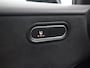 Mercedes-Benz A-klasse 180 Star Edition AMG Line | Night | Panoramadak | Sfeerverlichting | MULTIBEAM LED | Stoelverwarming | Sfeerverlichting |