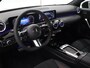 Mercedes-Benz A-klasse 180 Star Edition AMG Line | Night | Panoramadak | Sfeerverlichting | MULTIBEAM LED | Stoelverwarming | Sfeerverlichting |
