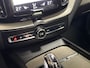 Volvo XC60 2.0 T8 Twin Engine AWD Inscription 391Pk Automaat (PANORAMADAK, APPLE CARPLAY, MEMORY SEATS, LEDER, ZWART HEMEL, STOELVERWARMING, GETINT GLAS, ELEK ACHTERKLEP, NIEUWE APK, NIEUWSTAAT)