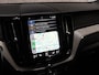 Volvo XC60 2.0 T8 Twin Engine AWD Inscription 391Pk Automaat (PANORAMADAK, APPLE CARPLAY, MEMORY SEATS, LEDER, ZWART HEMEL, STOELVERWARMING, GETINT GLAS, ELEK ACHTERKLEP, NIEUWE APK, NIEUWSTAAT)