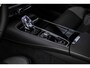 Volvo V60 2.0 T6 Plug-in hybrid AWD Ultra Dark | Sportstoelen | Schuif-/Kanteldak | Full-LED | Adaptieve Cruise Control | Head-Up Display | Stoelverwarming Voor en Achter | 19" | Getint Glas | Harman Kardon Audio | BLIS |