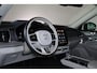 Volvo XC90 T8 Recharge AWD Ultra Bright - Luchtvering - Panorama/schuifdak - IntelliSafe Assist & Surround - 360º Camera - Bowers & Wilkins audio - Adaptieve LED koplampen - Verwarmde voorstoelen, stuur & achterbank - Parkeersensoren voor & achter - Elektr. bedienb. voorstoelen met geheugen - Geventileerde voorstoelen - Head up display - Draadloze tel. lader - Extra getint glas - Inklapbare trekhaak - 21' LMV