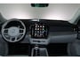 Volvo XC90 T8 Recharge AWD Ultra Bright - Luchtvering - Panorama/schuifdak - IntelliSafe Assist & Surround - 360º Camera - Bowers & Wilkins audio - Adaptieve LED koplampen - Verwarmde voorstoelen, stuur & achterbank - Parkeersensoren voor & achter - Elektr. bedienb. voorstoelen met geheugen - Geventileerde voorstoelen - Head up display - Draadloze tel. lader - Extra getint glas - Inklapbare trekhaak - 21' LMV