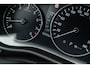 Mazda CX-30 2.0 e-SkyActiv-X M Hybrid Luxury | Trekhaak | Schuifdak | Lederen Bekleding | Bose Audio | Head-up Display | Lichtmetalen Velgen | Elektrische Achterklep | Keyless Entry | Navigatie | Apple Carplay Android Auto | Achteruitrijcamera | Parkeersensoren