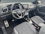 Volkswagen T-Roc Cabrio 1.5 TSI 150pk DSG R-Line | Stoel- en stuurverwarming | Dodehoeksensoren | IQ Light Matrix-LED