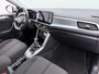 Volkswagen T-Roc 1.5 TSI Life Automaat - LED - Camera - Park Assist - Navigatie - Climatronic - ACC