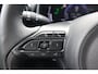 Toyota Yaris Cross 1.5 HYBRID 115 DYNAMIC STUUR/STOELVERWARMING KEYLESS PRIVACY-GLASS 17"LM-VELGEN APPLE/ANDROID LED