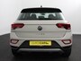 Volkswagen T-Roc 1.5 TSI Style Navigatie Apple Carplay/Android Auto Camera Parkeersensoren Adaptieve Cruise Control Dodehoek Assistent Elektrische achterklep Stoel- en stuurverwarming Full Led Climate Control Lichtmetalen velgen