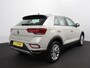 Volkswagen T-Roc 1.5 TSI Style Navigatie Apple Carplay/Android Auto Camera Parkeersensoren Adaptieve Cruise Control Dodehoek Assistent Elektrische achterklep Stoel- en stuurverwarming Full Led Climate Control Lichtmetalen velgen