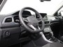 Volkswagen T-Roc 1.5 TSI Style Navigatie Apple Carplay/Android Auto Camera Parkeersensoren Adaptieve Cruise Control Dodehoek Assistent Elektrische achterklep Stoel- en stuurverwarming Full Led Climate Control Lichtmetalen velgen