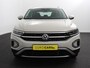 Volkswagen T-Roc 1.5 TSI Style Navigatie Apple Carplay/Android Auto Camera Parkeersensoren Adaptieve Cruise Control Dodehoek Assistent Elektrische achterklep Stoel- en stuurverwarming Full Led Climate Control Lichtmetalen velgen