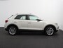Volkswagen T-Roc 1.5 TSI Style Navigatie Apple Carplay/Android Auto Camera Parkeersensoren Adaptieve Cruise Control Dodehoek Assistent Elektrische achterklep Stoel- en stuurverwarming Full Led Climate Control Lichtmetalen velgen