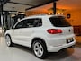 Volkswagen Tiguan 1.4 TSI R-Line|NAP|Pano|Trekhaak|Park Assist|Xenon|Navi|Cruise|PDC Rondom|18 Inch|Rijklaar