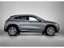 Mercedes-Benz GLA 250 e Business AMG-line 5 spaaks lichtmetalen velgen | MBUX wide screen| Navigatie | elect bed. voorstoelen met memory | Trekhaak | parking support met camera | Inclusief 24 maanden Mercedes-Benz Certified garantie voor Europa.