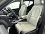 Volvo XC40 1.5 T4 Plug-in hybrid Ultimate Bright // SCHUIFKANTELDAK // LEDER // VOORRUITVERWARMING //