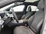 Mercedes-Benz C-klasse 300 e Business Solution AMG | Nightpakket | Comfortpakket Plus | Middenconsole metaalstructuur | Trekhaak | Panoramaschuifdak | 360° camera | Smartphone-integratie | Sfeerverlichting | Sierdelen metaalstructuur |