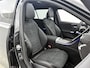 Mercedes-Benz C-klasse Estate 300 e Business Solution AMG | Comfortpakket Plus | Nightpakket | Parkeerpakket met 360°-camera | Trekhaak | Panoramaschuifdak | 19" multispaaks lichtmetalen AMG-velgen | GUARD 360° Plus | Middenconsole metaalstructuur |