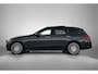 Mercedes-Benz C-klasse Estate 300 e Business Solution AMG | Comfortpakket Plus | Nightpakket | Parkeerpakket met 360°-camera | Trekhaak | Panoramaschuifdak | 19" multispaaks lichtmetalen AMG-velgen | GUARD 360° Plus | Middenconsole metaalstructuur |