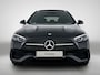 Mercedes-Benz C-klasse Estate 300 e Business Solution AMG | Comfortpakket Plus | Nightpakket | Parkeerpakket met 360°-camera | Trekhaak | Panoramaschuifdak | 19" multispaaks lichtmetalen AMG-velgen | GUARD 360° Plus | Middenconsole metaalstructuur |