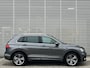 Volkswagen Tiguan 2.0 TSI 4Motion 220pk Highline Business R / R-line Exterieur / Digitaal dashboard / Panoramadak / Navigatie / Camera / Parkeersensoren V+A / Zwenkbare trekhaak /