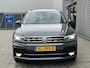 Volkswagen Tiguan 2.0 TSI 4Motion 220pk Highline Business R / R-line Exterieur / Digitaal dashboard / Panoramadak / Navigatie / Camera / Parkeersensoren V+A / Zwenkbare trekhaak /