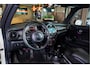 MINI Cooper 3-Deurs 1.5 Chili Sportstoelen Leder Cross punch, Panoramadak, Navi Professional, Zicht/ Wired/ Connected XL/ Licht/ Excitement/ Ambiente/ Black optic pakket, DDC, PDC, Voorruit verwarming, LMV.