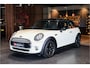 MINI Cooper 3-Deurs 1.5 Chili Sportstoelen Leder Cross punch, Panoramadak, Navi Professional, Zicht/ Wired/ Connected XL/ Licht/ Excitement/ Ambiente/ Black optic pakket, DDC, PDC, Voorruit verwarming, LMV.