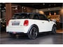 MINI Cooper 3-Deurs 1.5 Chili Sportstoelen Leder Cross punch, Panoramadak, Navi Professional, Zicht/ Wired/ Connected XL/ Licht/ Excitement/ Ambiente/ Black optic pakket, DDC, PDC, Voorruit verwarming, LMV.