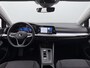 Volkswagen Golf 1.0 eTSI Life DSG / Virtual cockpit / Adaptive cruise / Navi