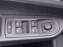 Volkswagen Golf 1.0 eTSI Life DSG / Virtual cockpit / Adaptive cruise / Navi