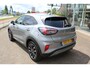 Ford Puma 1.0-125pk EcoBoost Mild-Hybrid Titanium X. Garantie t/m 07-03-2028 ! Slechts 7.400km ! Cruise cntrl, climate cntrl, stoel-, stuur- en voorraamverw., draadloos opladen telefoon, trekhaak afneembaar, navigatie, telefoonvoorb., LM wielen, B&O soundsyst., digitaal dashboard etc.