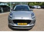 Ford Puma 1.0-125pk EcoBoost Mild-Hybrid Titanium X. Garantie t/m 07-03-2028 ! Slechts 7.400km ! Cruise cntrl, climate cntrl, stoel-, stuur- en voorraamverw., draadloos opladen telefoon, trekhaak afneembaar, navigatie, telefoonvoorb., LM wielen, B&O soundsyst., digitaal dashboard etc.