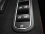 Mercedes-Benz A-klasse 180 Star Edition AMG Line | Achteruitrijcamera | Keyless go | Sfeerverlichting | Stoelverwarming | Panoramaschuifdak |