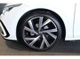Volkswagen Golf 8 1.5 eTSI R-Line DSG Pano Navi Acc Pdc Cam IQ Led