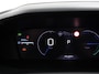 Peugeot 2008 1.2 Allure 136pk Hybrid Automaat Camera 360 Climate control Cruise control Adaptive Stoelverwarming Parkeersensoren Navigatie Apple Carplay/ Android Auto Lichtmetalen velgen Led