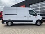 Renault Master T35 2.3 dCi 150 L2H2 Red Edition Multimedia systeem, Trekhaak 3,5T, Flitsers voor en achter, Achteruitrijcamera, Draadloos laden telefoon.