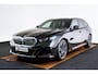 BMW i5 Touring eDrive40 M Sport Edition 84 kWh Trekhaak - B&W - Driving/Parking Assistant Professional - Head up - Stuurwielrandverwarming - Getinte Ruiten - Stoelventilatie - Stoelverwarming voor/achter -