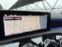Mercedes-Benz A-klasse 180 Star Edition AMG Line | Night | Panoramadak | Sfeerverlichting | 19" Multispaaks | Parkeercamera | Stoelverwarming |