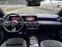 Mercedes-Benz A-klasse 180 Star Edition AMG Line | Night | Panoramadak | Sfeerverlichting | 19" Multispaaks | Parkeercamera | Stoelverwarming |
