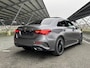 Mercedes-Benz A-klasse 180 Star Edition AMG Line | Night | Panoramadak | Sfeerverlichting | 19" Multispaaks | Parkeercamera | Stoelverwarming |