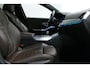BMW 3-Serie Touring 320e xDrive M Sport / M340i Diffuser / Black Diamond M Grille / M340i M Sport bumper pakket / Schuif-/kanteldak / Elektr. verstelbare voorstoelen (links met memory) / Stoelverwarming / Apple Carplay - Android Auto / Achteruitrijcamera / Ambienteverlichting / 19'' LMV / Shadow Line / Full LED / Adaptive Cruise Control
