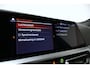 BMW 3-Serie Touring 320e xDrive M Sport / M340i Diffuser / Black Diamond M Grille / M340i M Sport bumper pakket / Schuif-/kanteldak / Elektr. verstelbare voorstoelen (links met memory) / Stoelverwarming / Apple Carplay - Android Auto / Achteruitrijcamera / Ambienteverlichting / 19'' LMV / Shadow Line / Full LED / Adaptive Cruise Control
