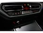BMW 3-Serie Touring 320e xDrive M Sport / M340i Diffuser / Black Diamond M Grille / M340i M Sport bumper pakket / Schuif-/kanteldak / Elektr. verstelbare voorstoelen (links met memory) / Stoelverwarming / Apple Carplay - Android Auto / Achteruitrijcamera / Ambienteverlichting / 19'' LMV / Shadow Line / Full LED / Adaptive Cruise Control