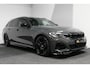 BMW 3-Serie Touring 320e xDrive M Sport / M340i Diffuser / Black Diamond M Grille / M340i M Sport bumper pakket / Schuif-/kanteldak / Elektr. verstelbare voorstoelen (links met memory) / Stoelverwarming / Apple Carplay - Android Auto / Achteruitrijcamera / Ambienteverlichting / 19'' LMV / Shadow Line / Full LED / Adaptive Cruise Control