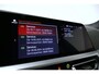 BMW 3-Serie Touring 320e xDrive M Sport / M340i Diffuser / Black Diamond M Grille / M340i M Sport bumper pakket / Schuif-/kanteldak / Elektr. verstelbare voorstoelen (links met memory) / Stoelverwarming / Apple Carplay - Android Auto / Achteruitrijcamera / Ambienteverlichting / 19'' LMV / Shadow Line / Full LED / Adaptive Cruise Control