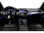 BMW 3-Serie Touring 320e xDrive M Sport / M340i Diffuser / Black Diamond M Grille / M340i M Sport bumper pakket / Schuif-/kanteldak / Elektr. verstelbare voorstoelen (links met memory) / Stoelverwarming / Apple Carplay - Android Auto / Achteruitrijcamera / Ambienteverlichting / 19'' LMV / Shadow Line / Full LED / Adaptive Cruise Control