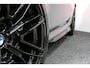 BMW 3-Serie Touring 320e xDrive M Sport / M340i Diffuser / Black Diamond M Grille / M340i M Sport bumper pakket / Schuif-/kanteldak / Elektr. verstelbare voorstoelen (links met memory) / Stoelverwarming / Apple Carplay - Android Auto / Achteruitrijcamera / Ambienteverlichting / 19'' LMV / Shadow Line / Full LED / Adaptive Cruise Control